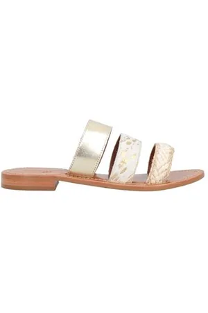 Couleur Pourpre CALZADO - Sandalias con cierre