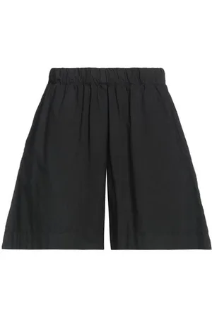 Academia PARTES DE ABAJO - Pantalones cortos y bermudas