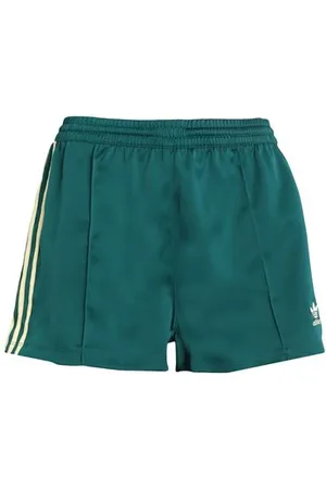 adidas PARTES DE ABAJO - Pantalones cortos y bermudas