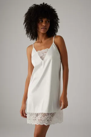 YSABEL MORA Camisón de satén con ribete de encaje bridal