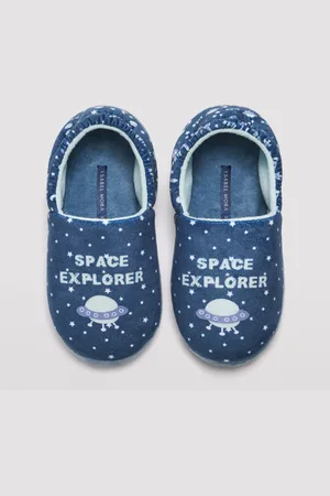 YSABEL MORA Zapatillas de casa cerradas diseño espacio