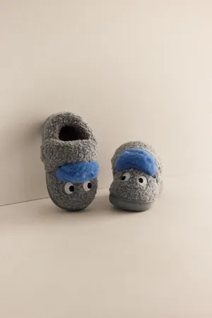 YSABEL MORA Zapatillas de casa Pequeño Monstruo