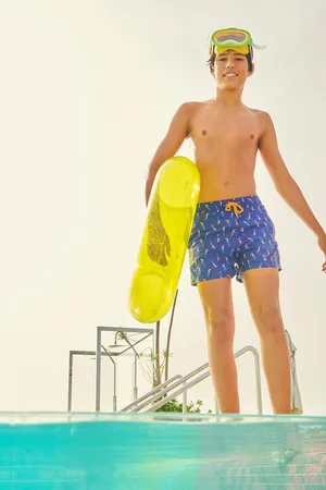 YSABEL MORA Bañador juvenil corto estampado tucanes