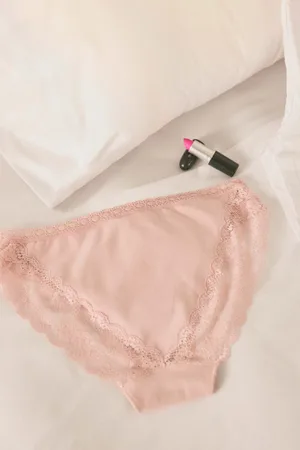 YSABEL MORA Braga mini algodón con detalles encaje